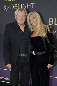 Weltpremiere der 'Blinded by Delight' Grand Show 2025 in Berlin