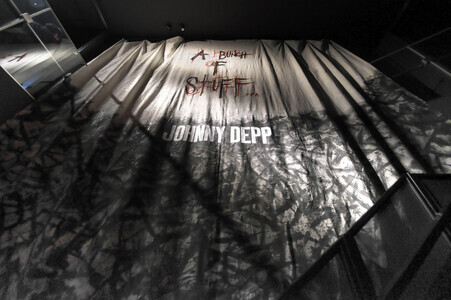Ausstellung 'A Bunch of Stuff -Tokyo' von Johnny Depp in Tokio