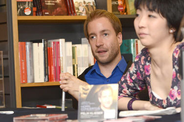 Felix Klieser und Claire Huangci Konzert mit Autogrammstunde in Hannover