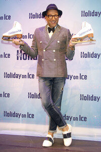 Pressetermin zur Eisrevue 'Holiday on Ice - Time' in Hamburg