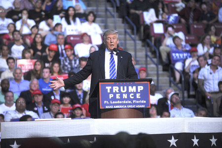 Wahlkampfveranstaltung von Donald Trump un Sunrise