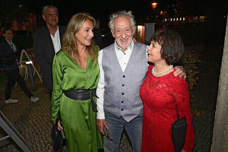 Theaterpremiere 'Der eingebildet Kranke' und 90. Geburtstag von Dieter Hallervorden in Berlin