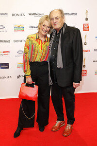 Goldene Bild der Frau 2025 in Hamburg