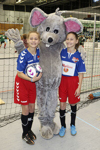 Benefiz-Fußballspiel 'Kicken mit Herz' 2017 in Hamburg