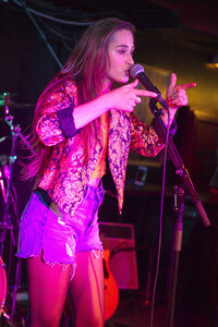 Konzert von Nina Attal in Berlin