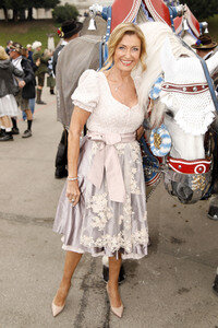 Regines Damenwiesn beim Oktoberfest 2025 in München