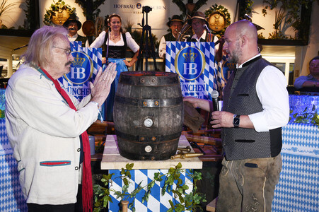 Wiesn Anstich 2026 im Hofbräu Berlin
