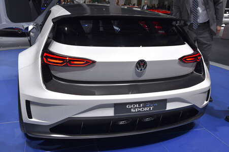 Zweiter Pressetag auf der IAA 2015 in Frankfurt