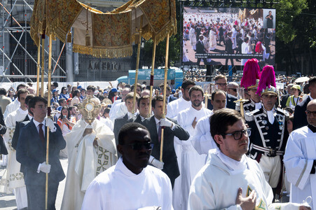 Papst Leo XIV. hält die Corpus Christi Messe in Madrid