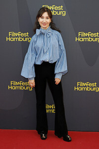 Serienpremiere 'Nine to Five - Das Amt', Filmfest Hamburg 2026