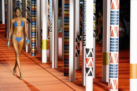 Dolores Cortés Fashion Show auf der Merceds-Benz Fashion Week M