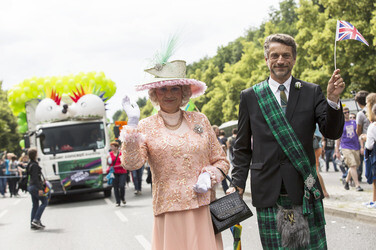Parade zum 37. Christopher Street Day in Berlin