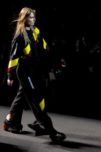 Maria ke Fisherman Fashion Show auf der Mercedes-Benz Fashion Week Madrid SS17