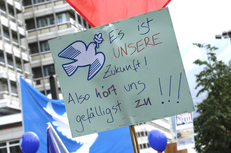'Die Waffen nieder!' Demo in Berlin