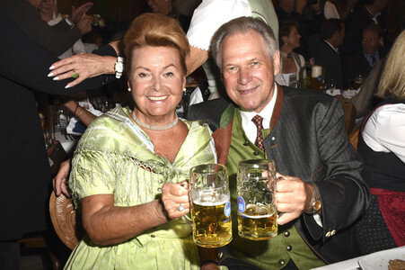 Hofbräu Festzelt Krugvorstellung 2017 in München