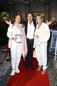 Theaterpremiere 'Der eingebildet Kranke' und 90. Geburtstag von Dieter Hallervorden in Berlin