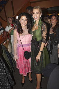 Cathy Hummels Wiesn-Bummel beim Oktoberfest 2026 in München