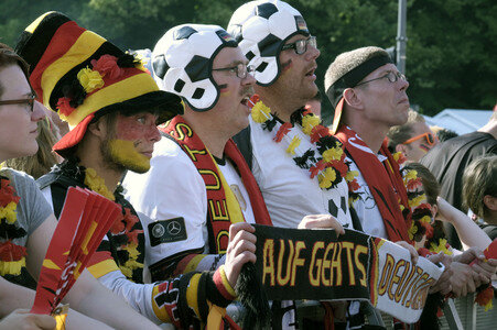 Fanmeile beim UEFA-Fußball-Europameisterschaft 2016 Spiel Deutschland gegen Nordirland in Berlin
