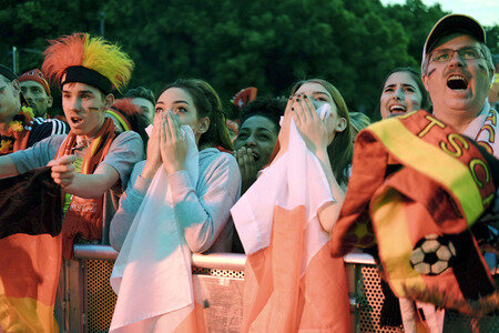 Fans beim UEFA-Fußball-Europameisterschaft 2016 Spiel Deutschland gegen Polen in Berlin