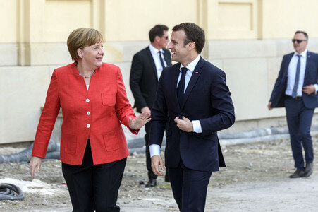 Angela Merkel emfpängt Emmanuel Macron in Berlin