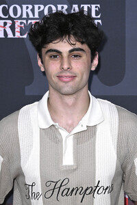 Filmpremiere 'Corporate Retreat' in Burbank