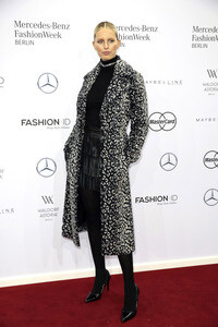 Guido Maria Kretschmer Fashion Show auf der Mercedes-Benz Fashion Week Autumn/Winter 2016 in Berlin