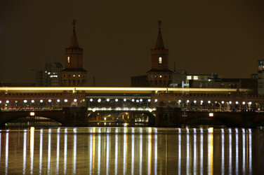 Lichtmauer aus Ballons, Berlin