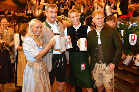 Wiesn Anstich im Schottenhamel Festzelt auf dem Oktoberfest 2026 in München
