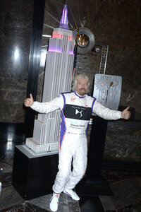 Empire State Building Lighting Ceremony mit Richard Branson in New York