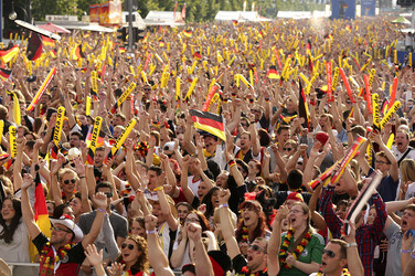 WM-Fanmeile beim Spiel Deutschland gegen Portugal, Berlin
