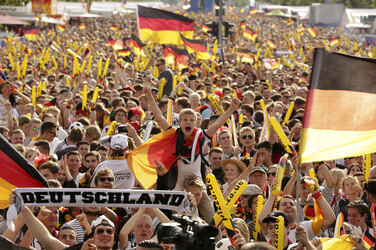 WM-Fanmeile beim Spiel Deutschland gegen Portugal, Berlin