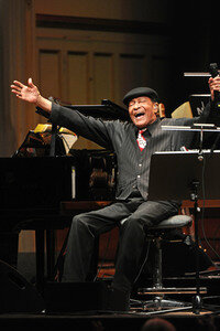 Konzert von Al Jarreau und der NDR Bigband in Hamburg