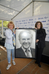 Offizielle Einweihung des Harald-Juhnke-Platzes in Berlin
