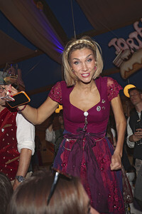 Cathy Hummels Wiesn-Bummel beim Oktoberfest 2026 in München