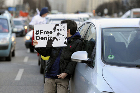 Demonstration für die Freilassung von Deniz Yücel in Berlin