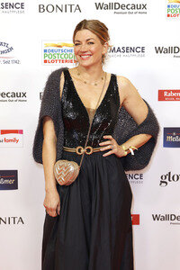 Goldene Bild der Frau 2025 in Hamburg