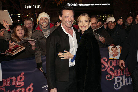 Filmpremiere 'Song Sung Blue' in Berlin