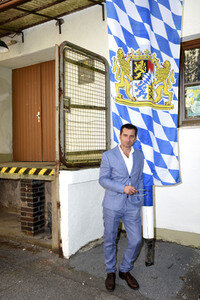 Settermin zum TV-Film 'Bierleichen. Ein Paschakrimi' in Haimhausen