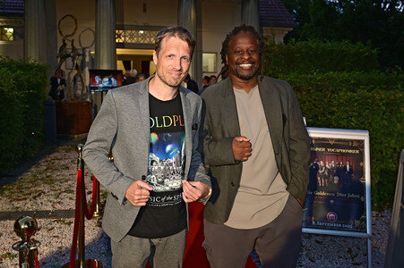 Theaterpremiere 'Der eingebildet Kranke' und 90. Geburtstag von Dieter Hallervorden in Berlin