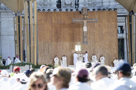 Papst Leo XIV. hält die Corpus Christi Messe in Madrid