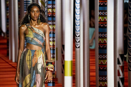 Dolores Cortés Fashion Show auf der Merceds-Benz Fashion Week M