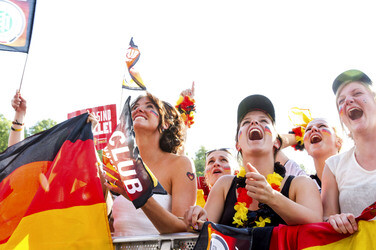 WM-Fanmeile beim Spiel Deutschland gegen Frankreich, Berlin