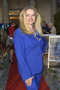 Theaterpremiere 'Der eingebildet Kranke' und 90. Geburtstag von Dieter Hallervorden in Berlin