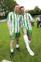 Charity-Fußballspiel 'Kicken mit Herz' in Hamburg