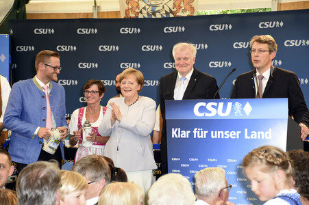 Angela Merkel besucht eine Festzeltveranstaltung der CSU in München