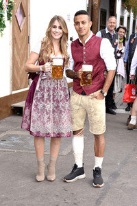FC Bayern München Wiesnbesuch in Käfers Wiesn-Schänke auf dem Oktoberfest 2018 in München