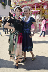Damen-Wiesn 2015 von Unternehmerin Regine Sixt auf dem Oktoberfest in München