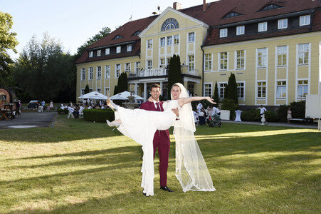 Hochzeit von Leonard Freier und Caona Maron in Wulkow
