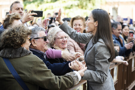 Königin Letizia von besucht die Universität Alcalá in Alcalá de Henares
