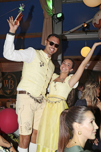 Cathy Hummels Wiesn-Bummel beim Oktoberfest 2026 in München